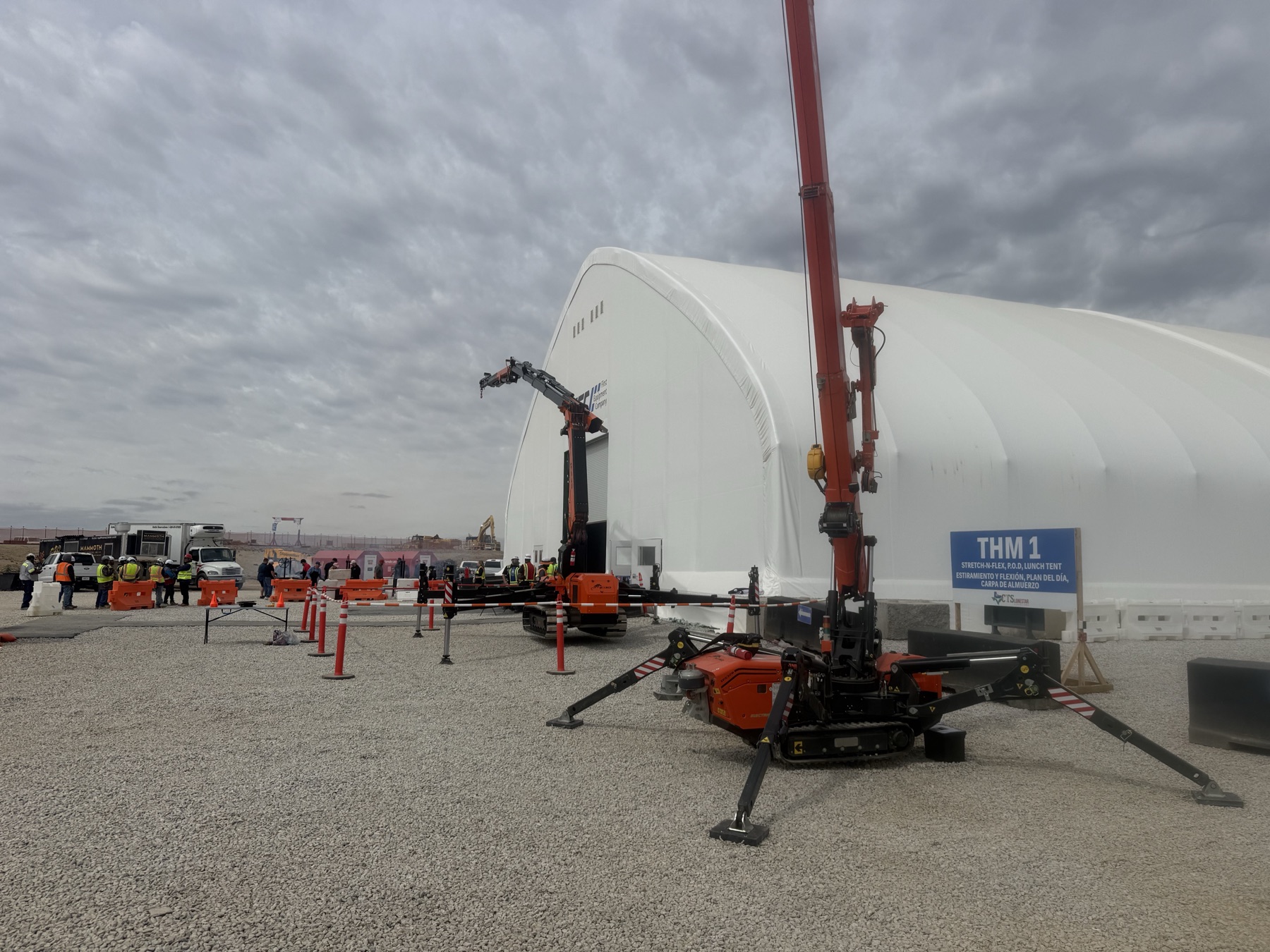 Two Rhino Jekko mini cranes deployed at data center demo
